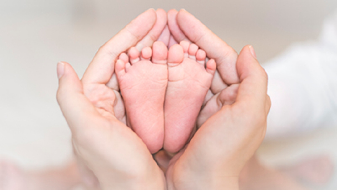 Το Τμήμα Μαιευτικής του Μητροπολιτικού Κολλεγίου δίνει συμβουλές σε εγκυμονούσες και νέες μητέρες για προστασία από τον κορονοϊό