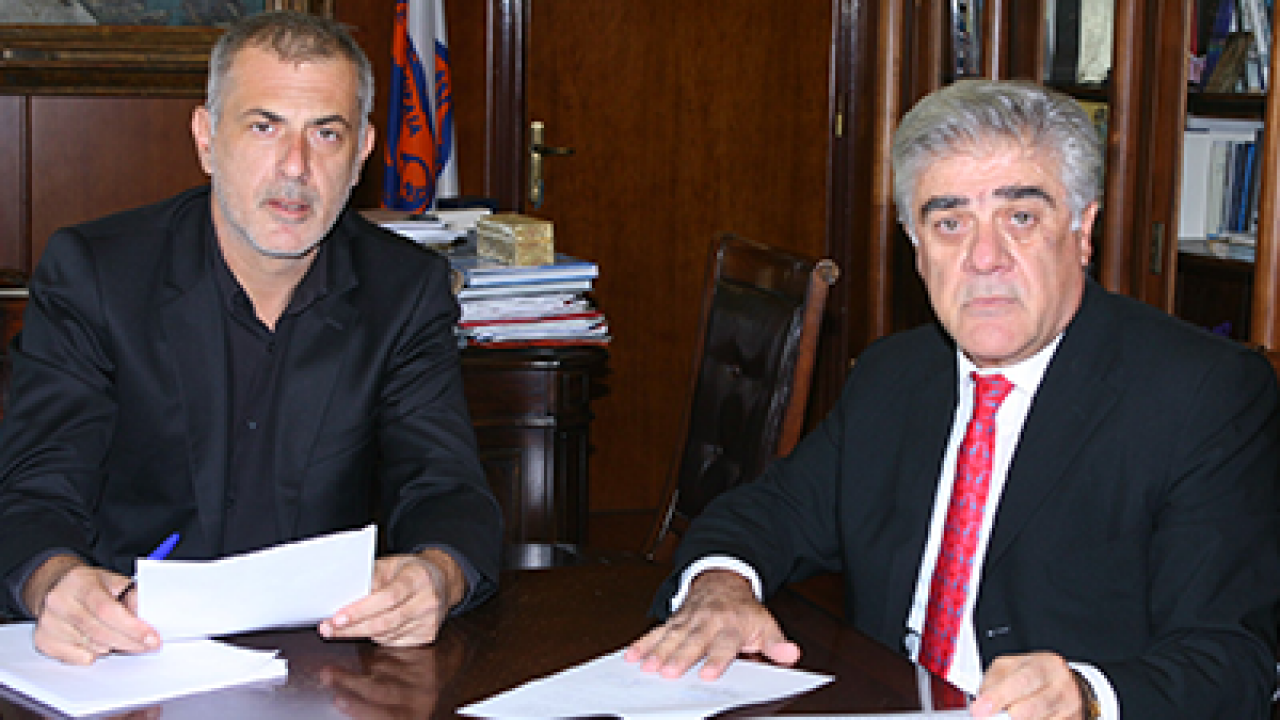 Σύμφωνο συνεργασίας μεταξύ του Δήμου Πειραιά και του Εκπαιδευτικού Ομίλου ΑΚΜΗ