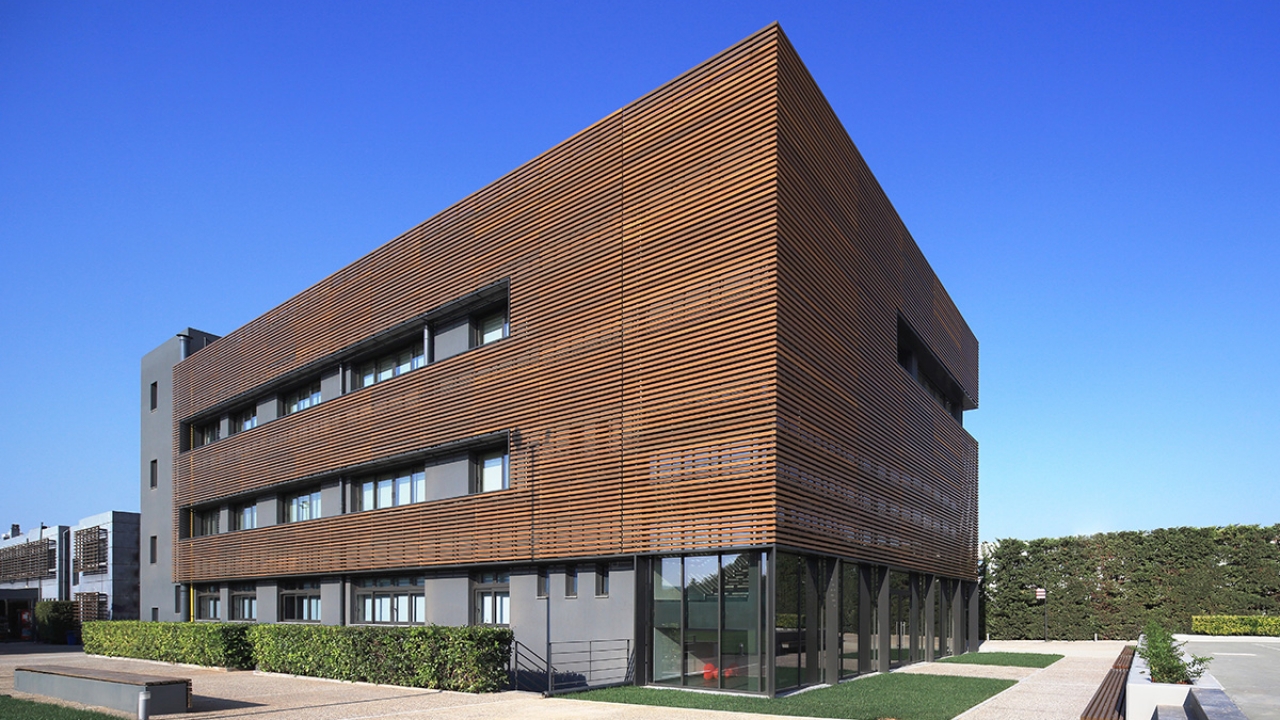 Σπούδασε στο μεγαλύτερο Κολλέγιο Πανεπιστημιακών Σπουδών στην Ελλάδα και δώσε διεθνείς προοπτικές στην καριέρα σου