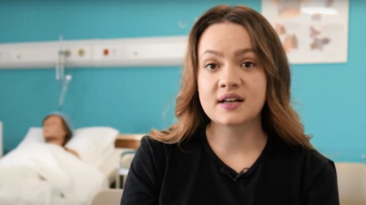 Βράβευση της τελειόφοιτης Νοσηλευτικής του Μητροπολιτικού Κολλεγίου στα φοιτητικά βραβεία του Queen Margaret University