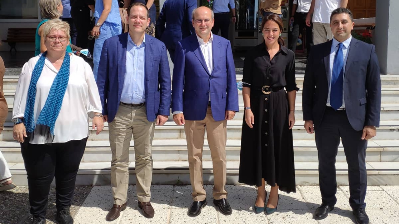 Εξοπλισμός κλινικής ποδιατρικής του Κέντρου Κοινωνικής Πρόνοιας Κεντρικής Μακεδονίας από το Μητροπολιτικό Κολλέγιο