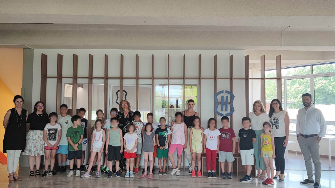 Μαθήματα Βιολογίας σε μαθητές από το Τμήμα Βιοϊατρικής του Μητροπολιτικού Κολλεγίου στη Λάρισα