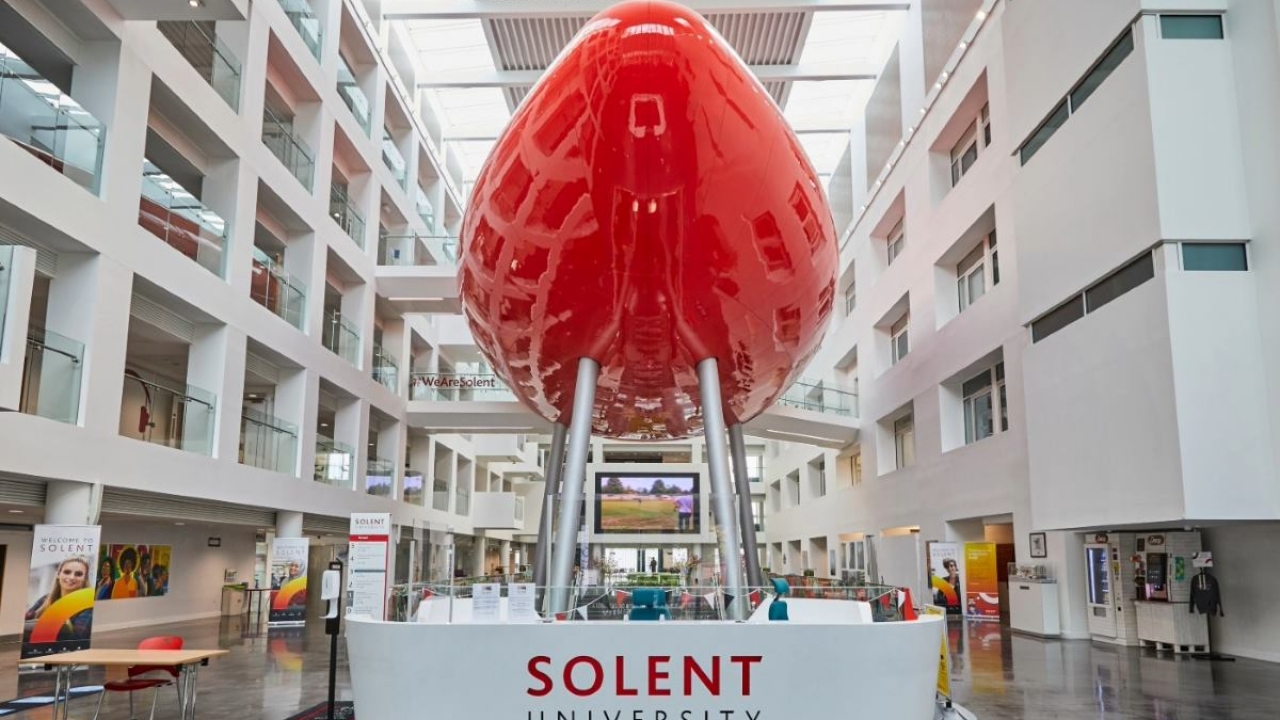 Τριπλή διάκριση για το συνεργαζόμενο Solent University στον θεσμό “Teaching Excellent Framework” (TEF) της Μ.Βρετανίας